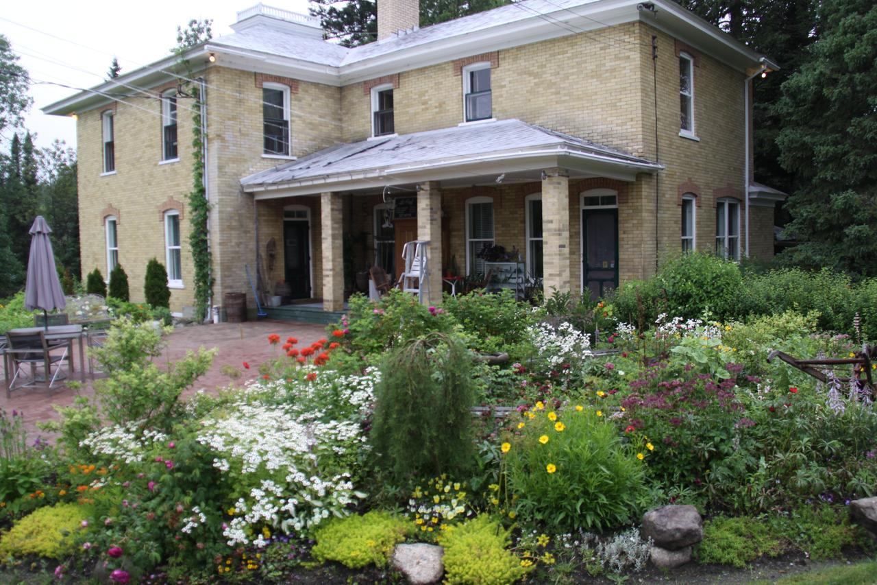 Inn Taylor Manor