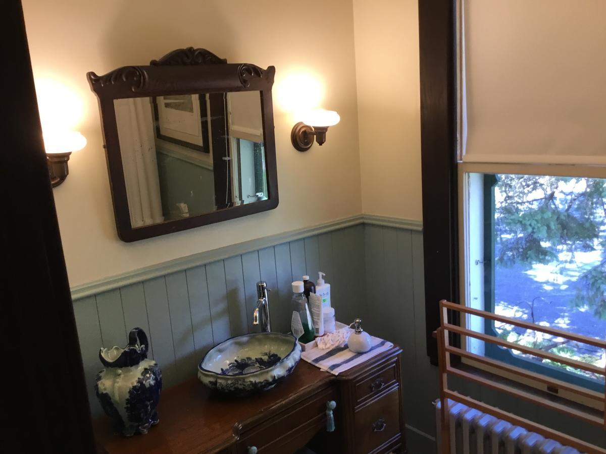 Inn Taylor Manor 4*